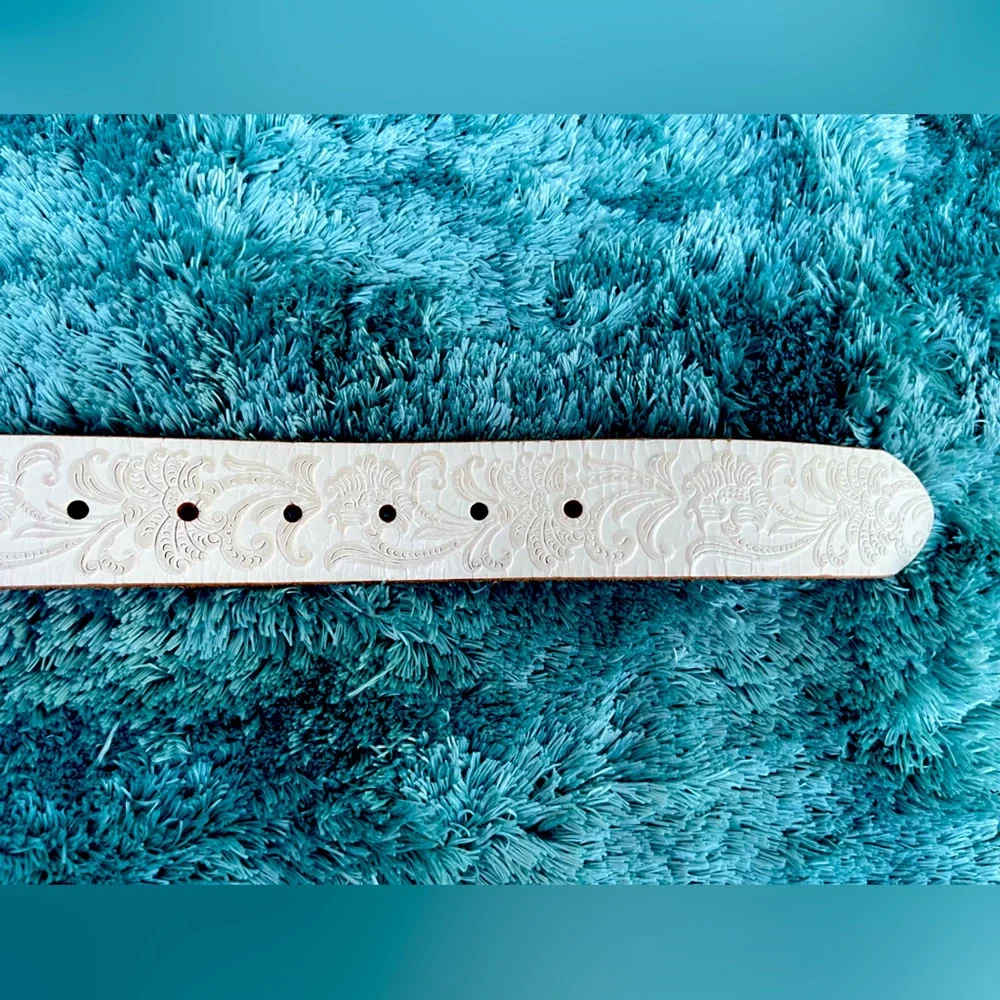 Vintage Women’s belt white large buckle - Picture 13 of 13